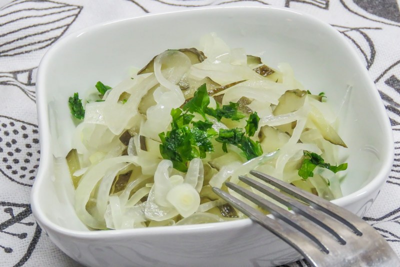Лук с уксусом