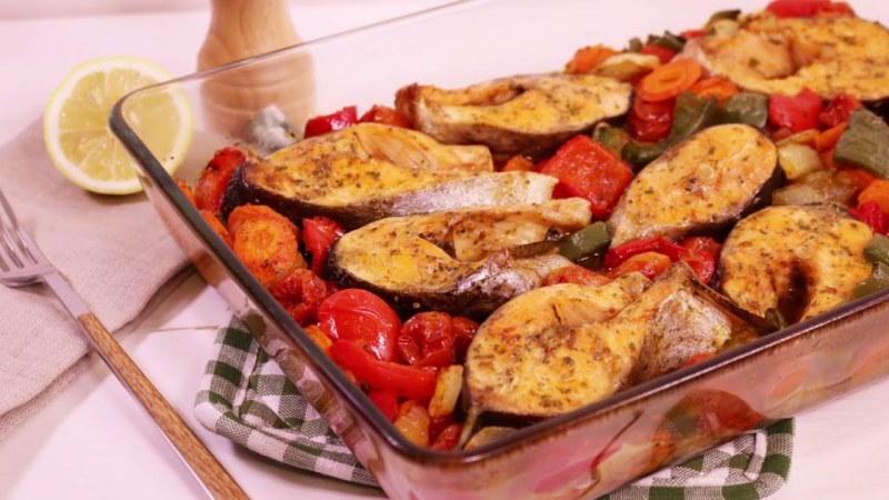 Рыба запечённая в духовке с овощами
