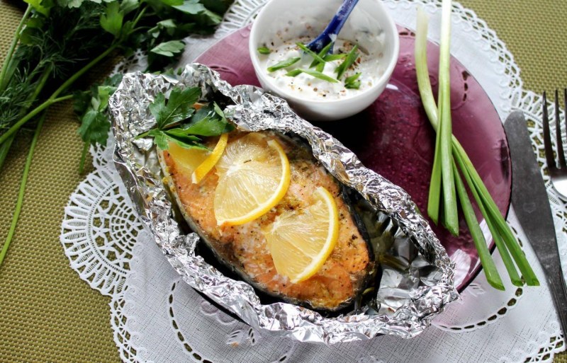 Рыба запеченная в фольге