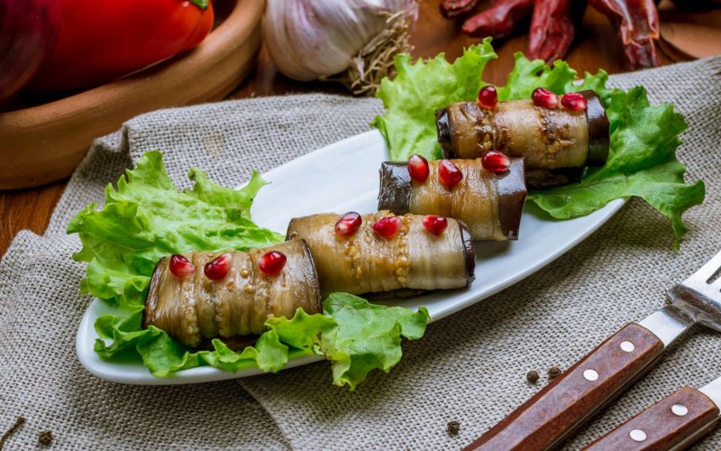 Баклажаны с грецкими орехами по-грузински