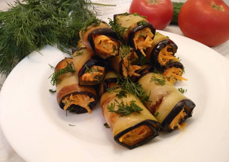 Баклажаны рулетики