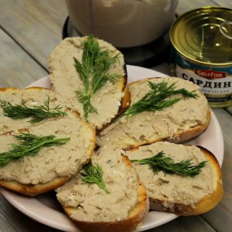 Тапас со шпротами