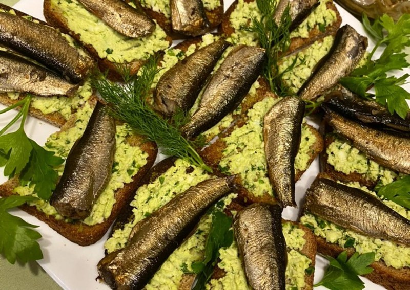 Намазка из селедки и моркови и плавленного сыра