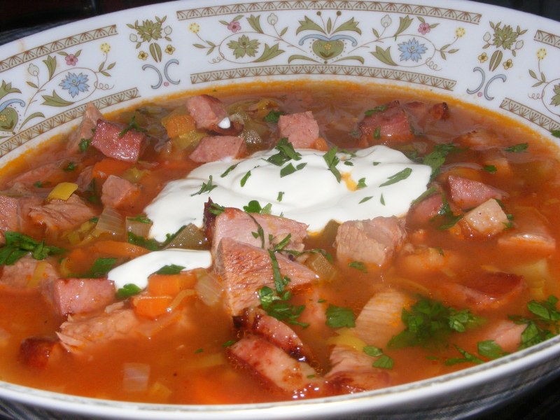 Солянка с колбасой