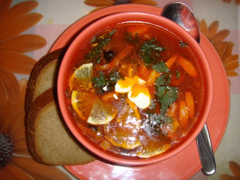 Солянка сборная с колбасой