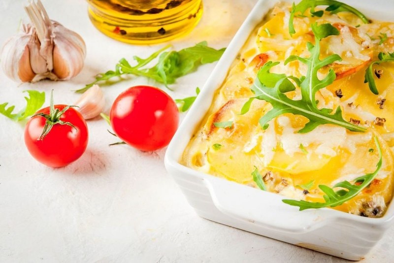 Картофельный гратен с грибами и сыром в духовке