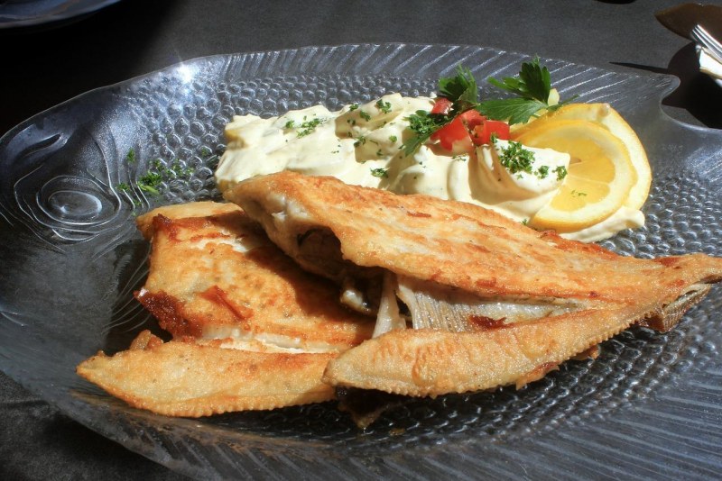 Свиная отбивная в кунжутной панировке