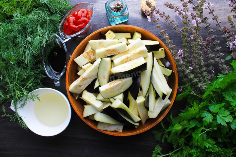 Баклажаны порезать брусочками