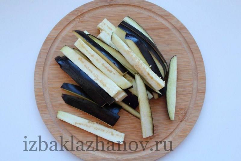 Баклажаны соломкой жареные