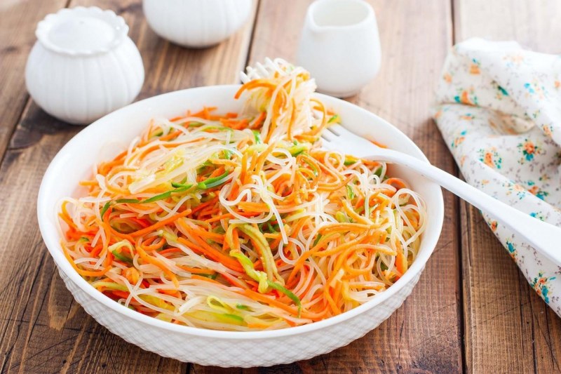 Фунчоза с баклажанами и овощами