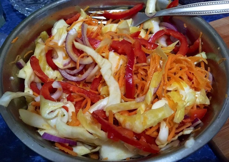 Кимчи на белом фоне