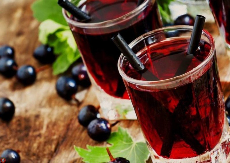 Компот из вишни и смородины