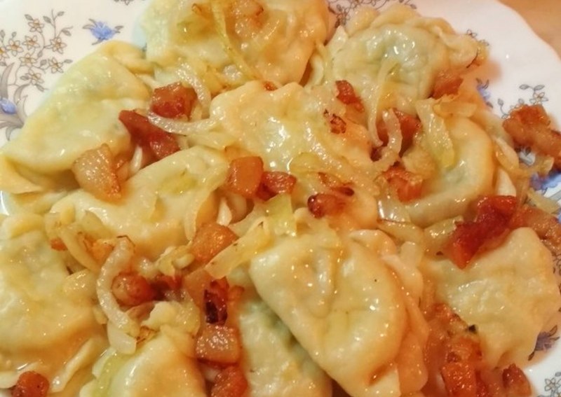 Вареники с картофелем и шкварками