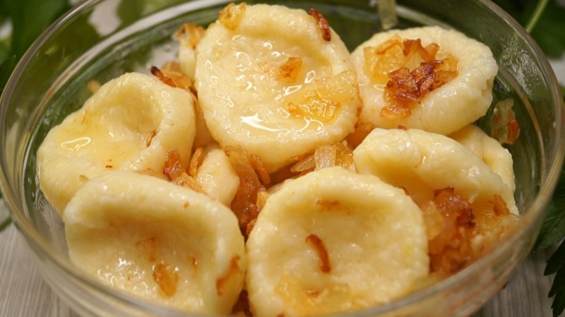 Лепка пельменей елочкой