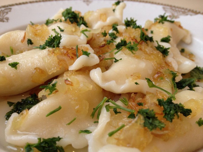 Вареники с творогом и зеленым луком