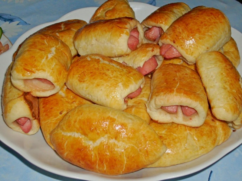 Пирожки с картошкой и сосиской