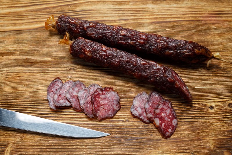 Мясная нарезка с казы