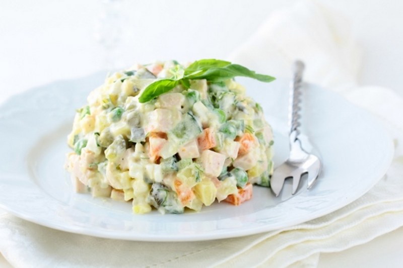 Оливье с курицей