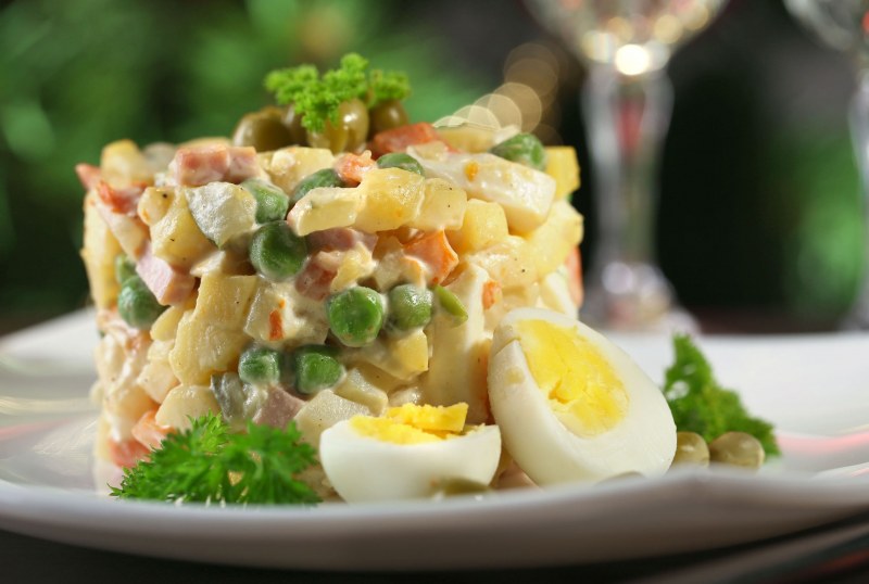 Оливье с курицей