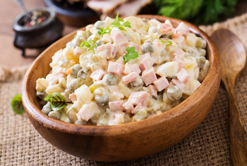 Оливье с корнишонами