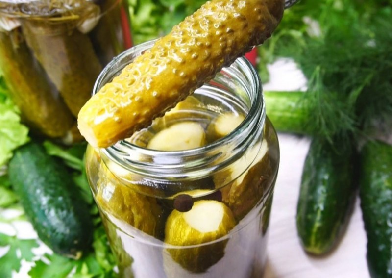 Огурцы маринованные