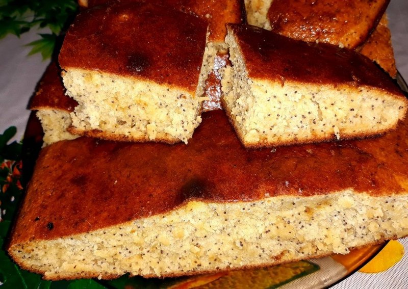 Пирог бисквитный с маком и