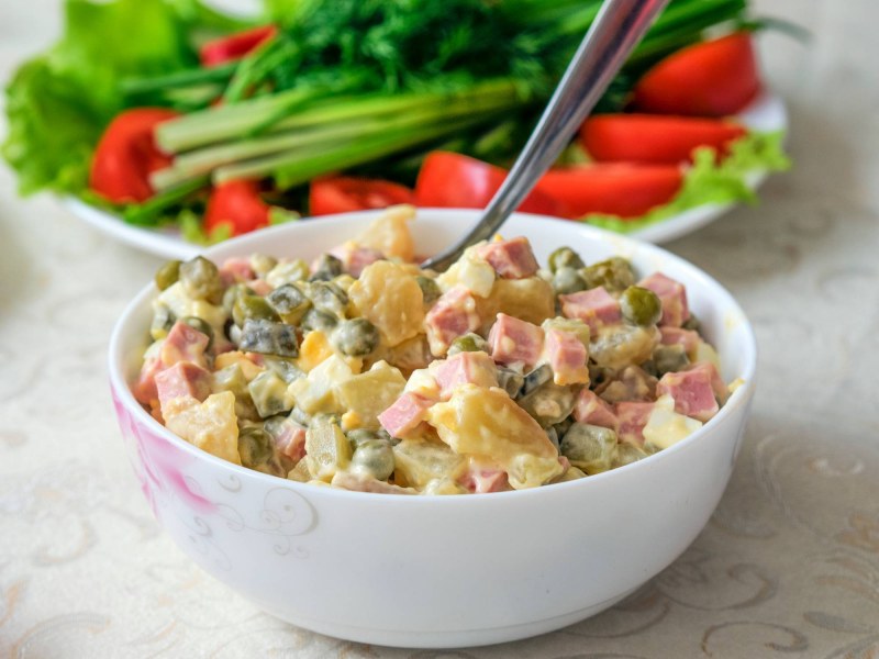 Салат мясной