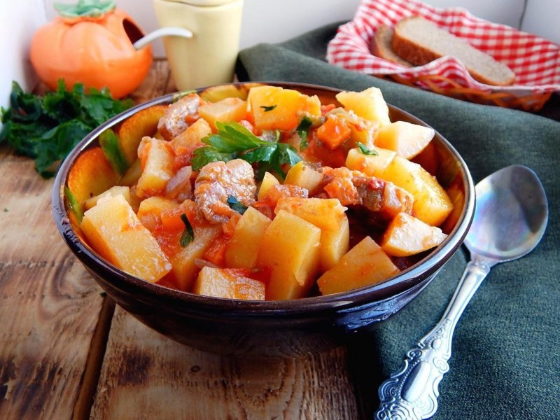 Рагу с филе индейки и овощами