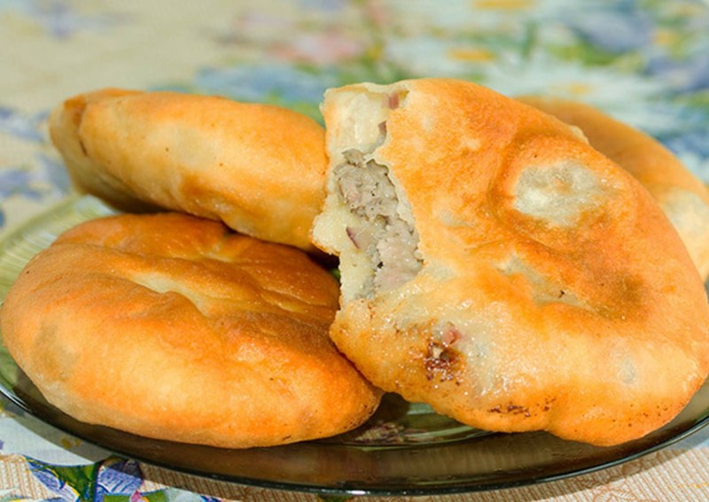 Беляши с мясом из дрожжевого теста