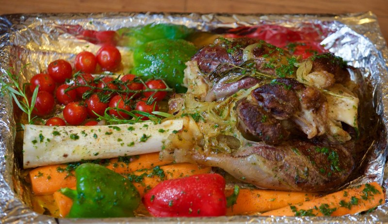 Рёбрышки в духовке с картошкой