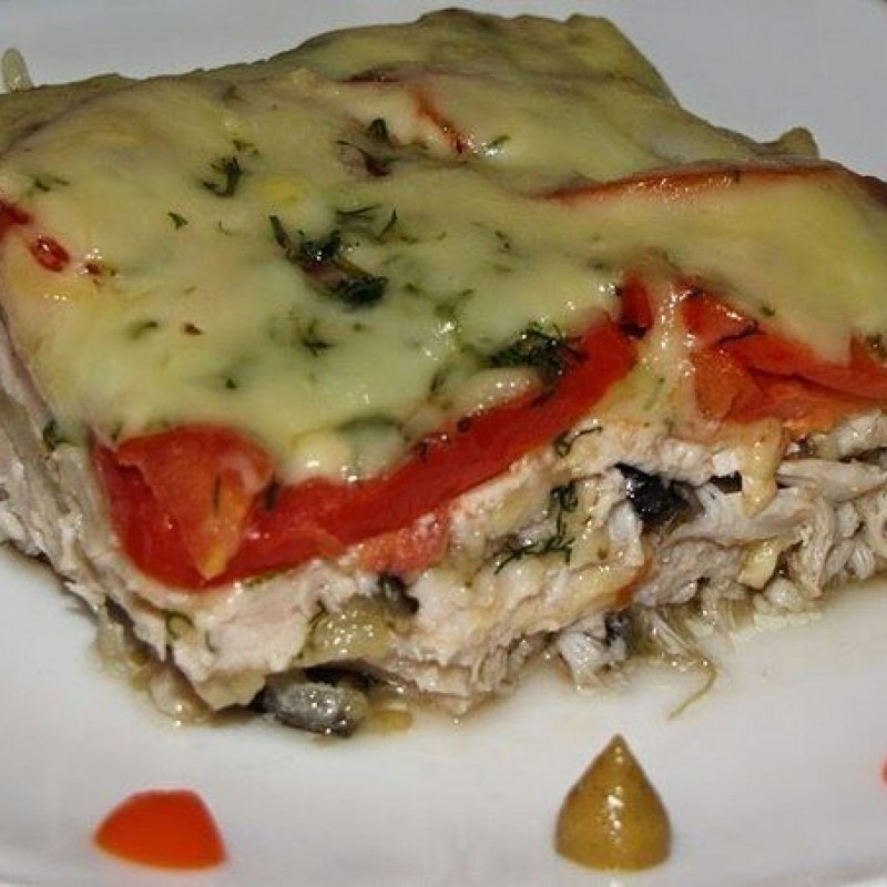 Запеканка с баклажанами и куриной грудкой и помидорами