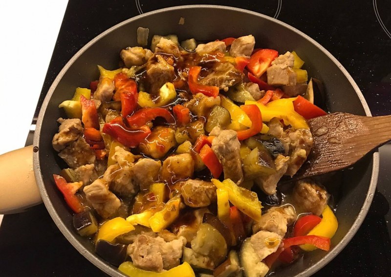 Тушеные баклажаны с мясом