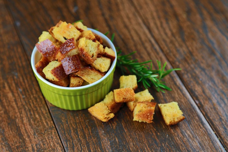 Чесночные гренки с сыром