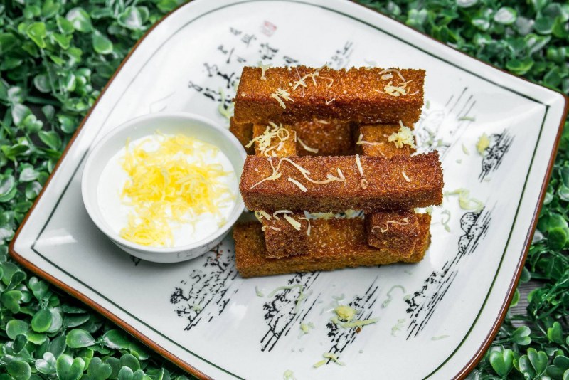 Гренки ржаные с чесноком