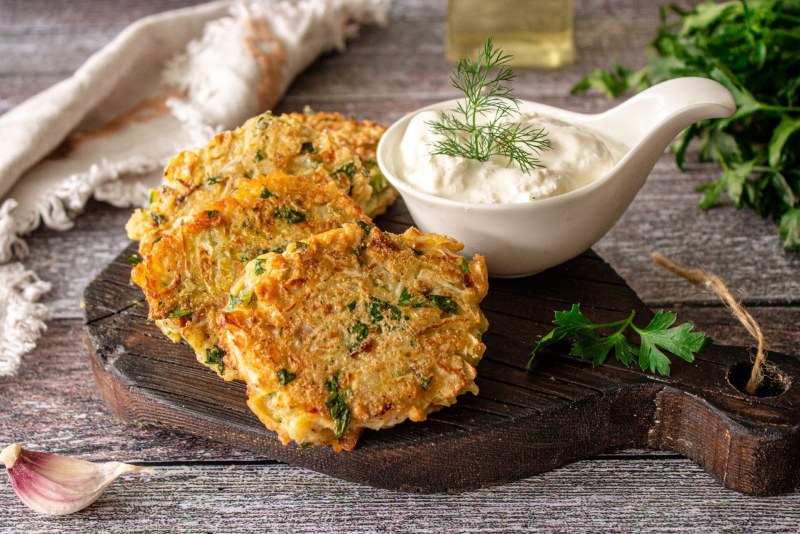 Капустные котлеты с манкой на сковороде