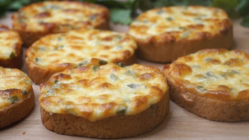 Сырные гренки
