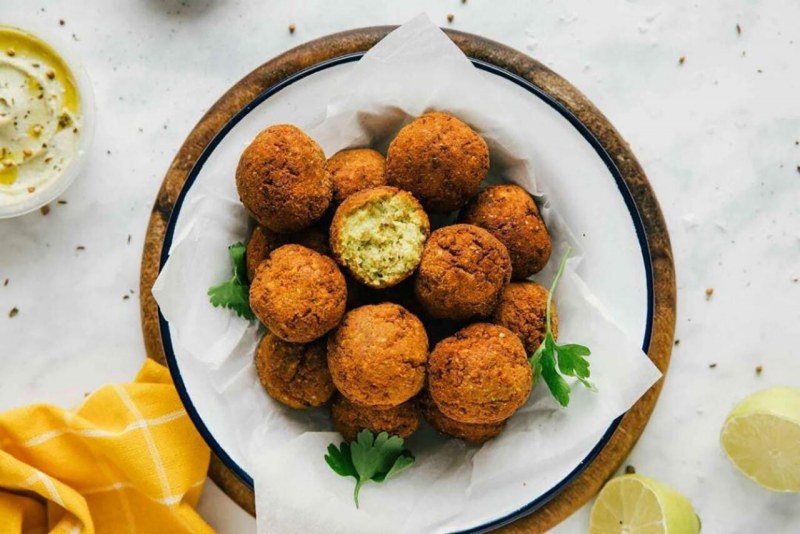 Фалафель с кунжутом