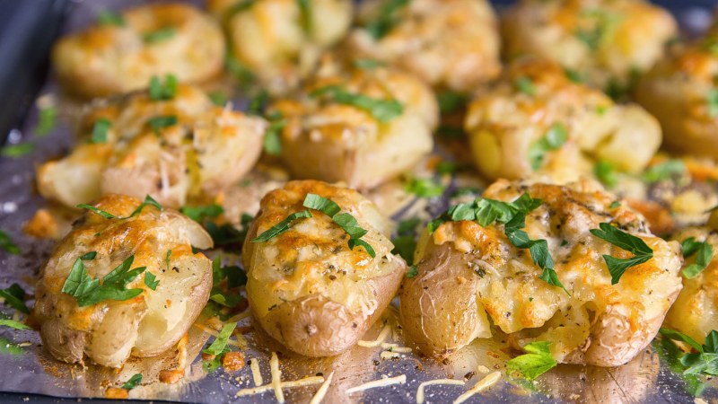 Картофель запеченный с сыром