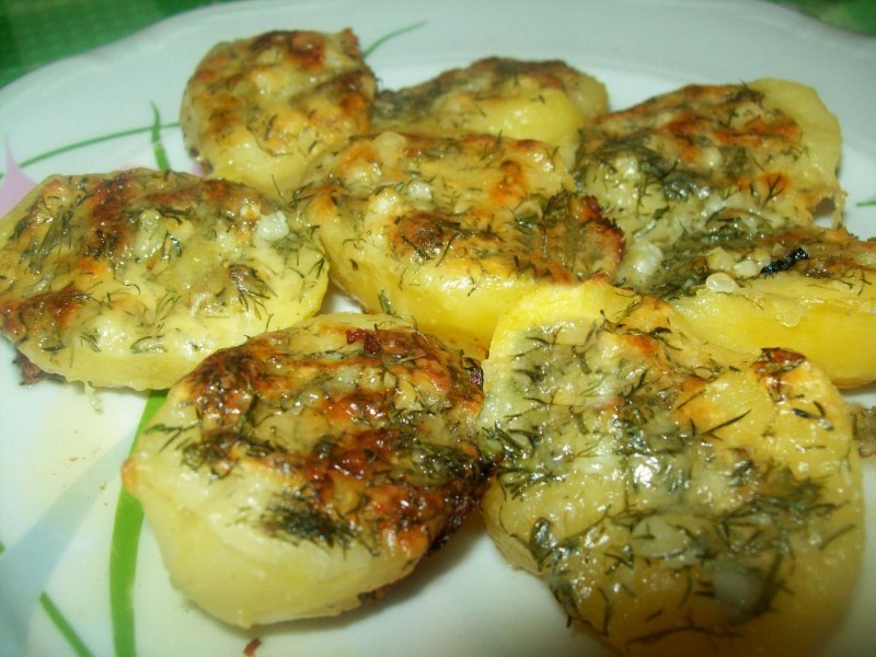 Картофель отварной с маслом и зеленью