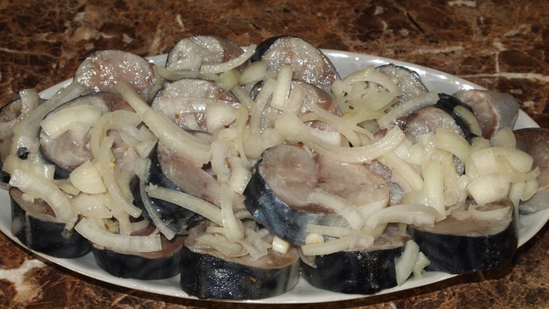 Скумбрия копченая с картошкой