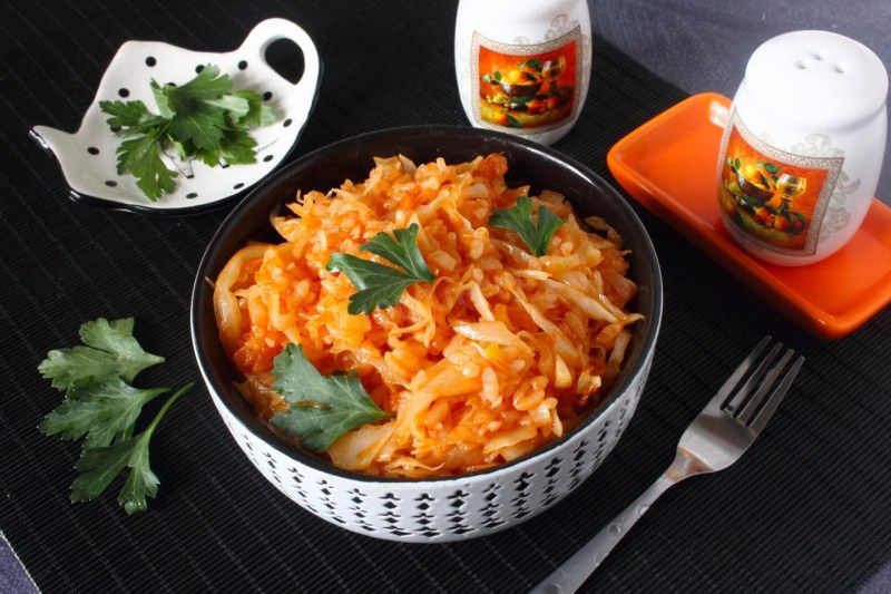 Бедро индейки тушеное с овощами