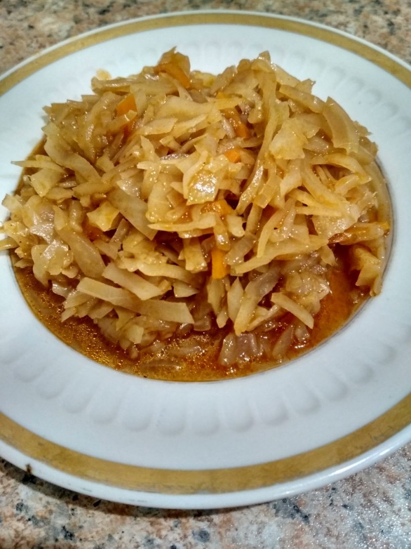 Капуста тушеная с морковью