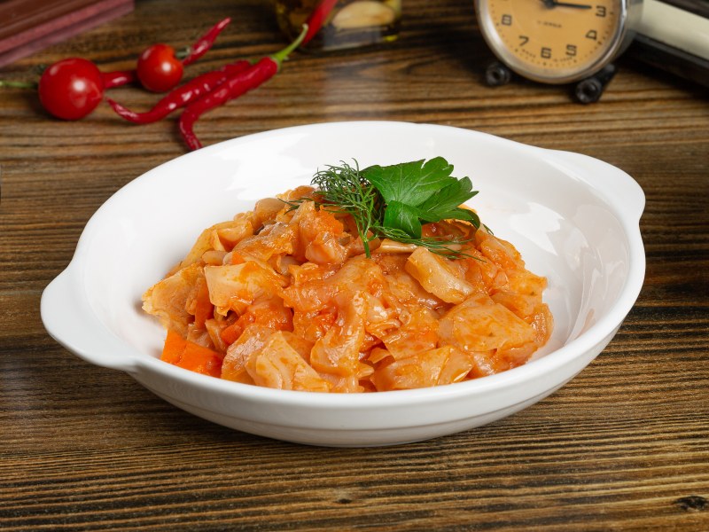 Картофельное пюре с тушеной капустой