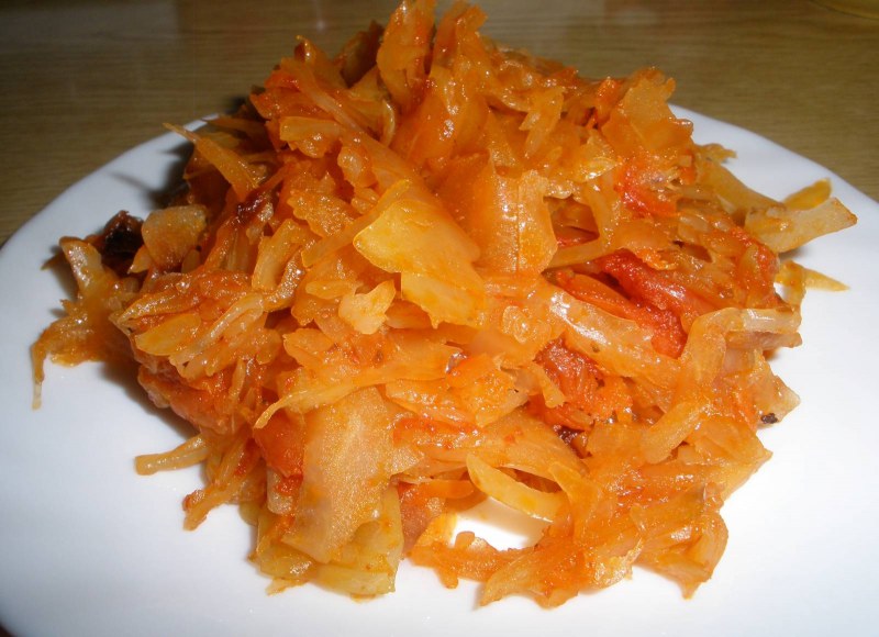 Тушеная квашеная капуста