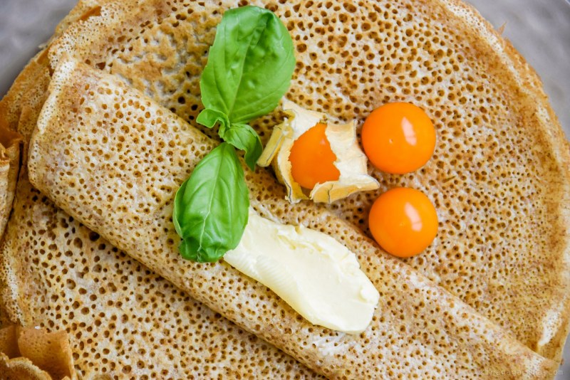 Блины на кефире с дырочками тонкие и очень вкусные