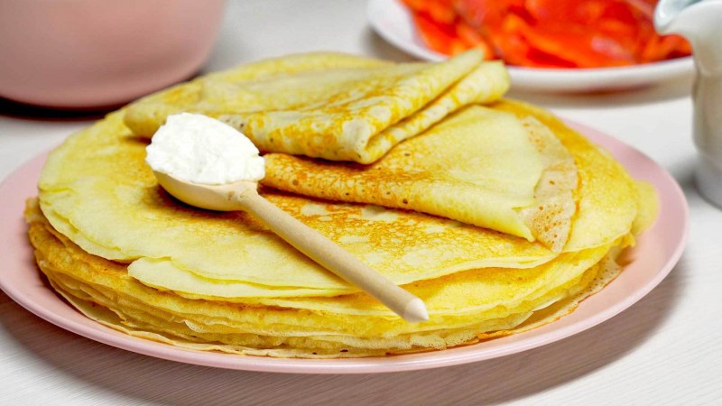 Блины на кефире с дырочками толстые