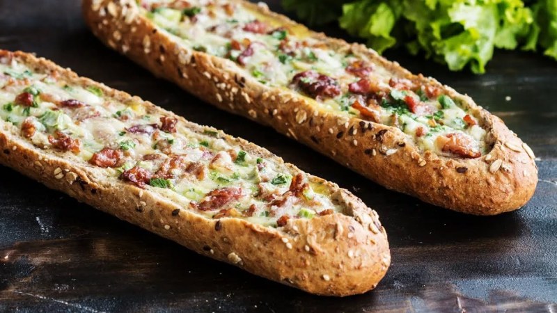 Багет с ветчиной и сыром