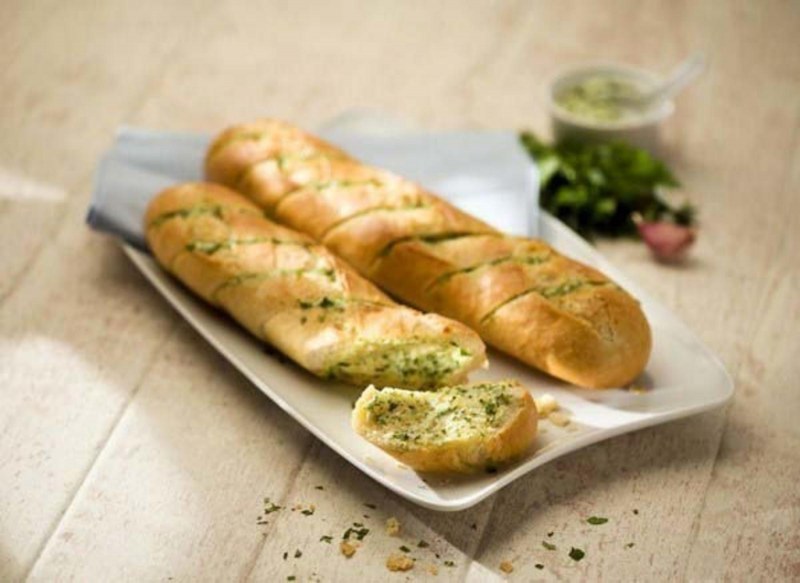 Булочки с колбасой