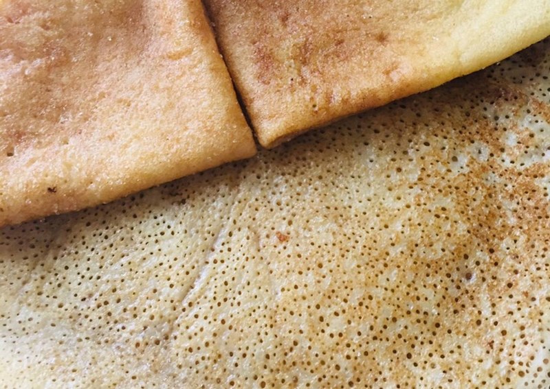 Блины на кислом молоке с дырочками тонкие