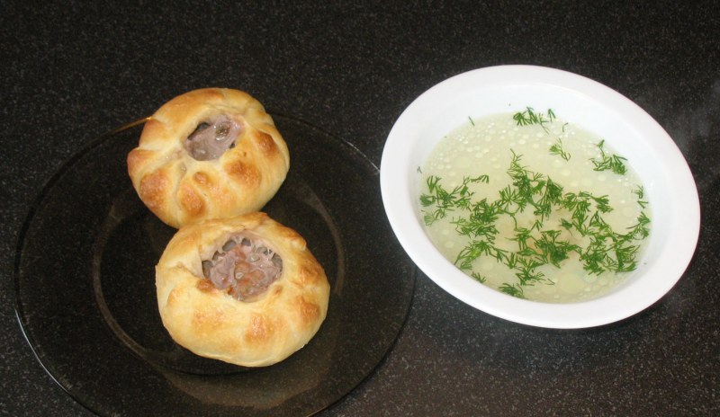 Беляш с бульоном